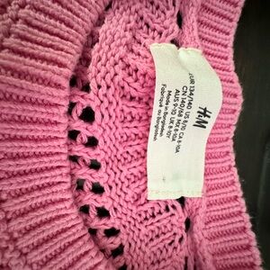 H&M Pink Crew Neck Sweater with Ribbed Texture